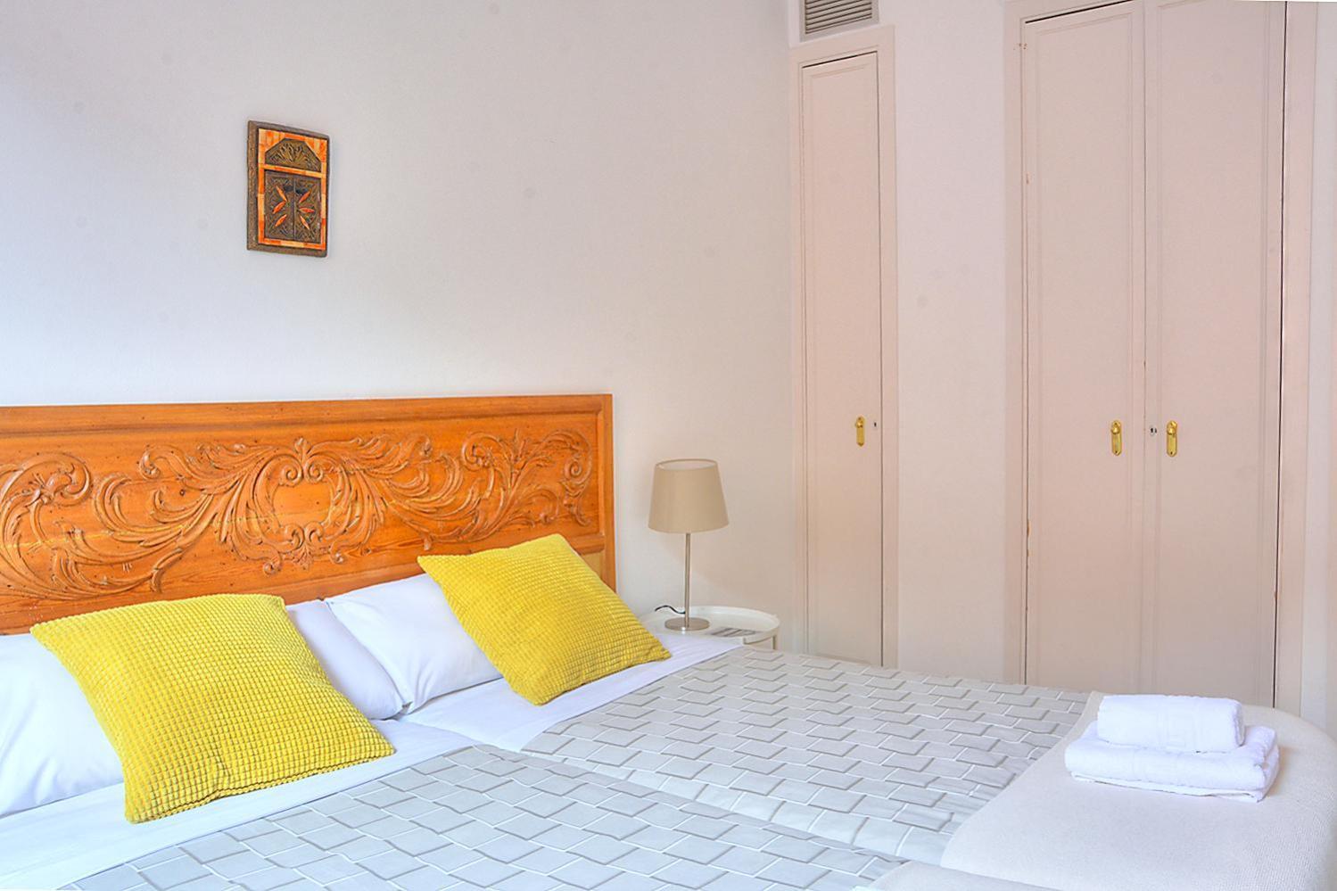 Apartamento Torre De La Plata Seville Exterior photo